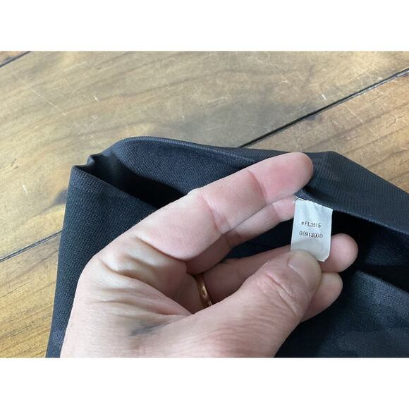 Spanx Look At Me Now Seamless Leggings Womens Small Black Gray Camo - Picture 5 of 9